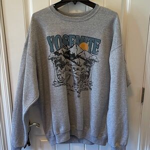 Gray Yosemite Graphic sweatshirt